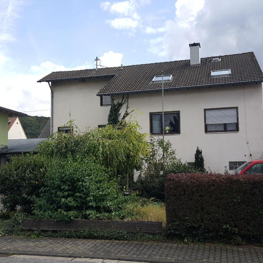לינה וארוחת בוקר Rheinbrohl Weinhaus Em Wingert מראה חיצוני תמונה